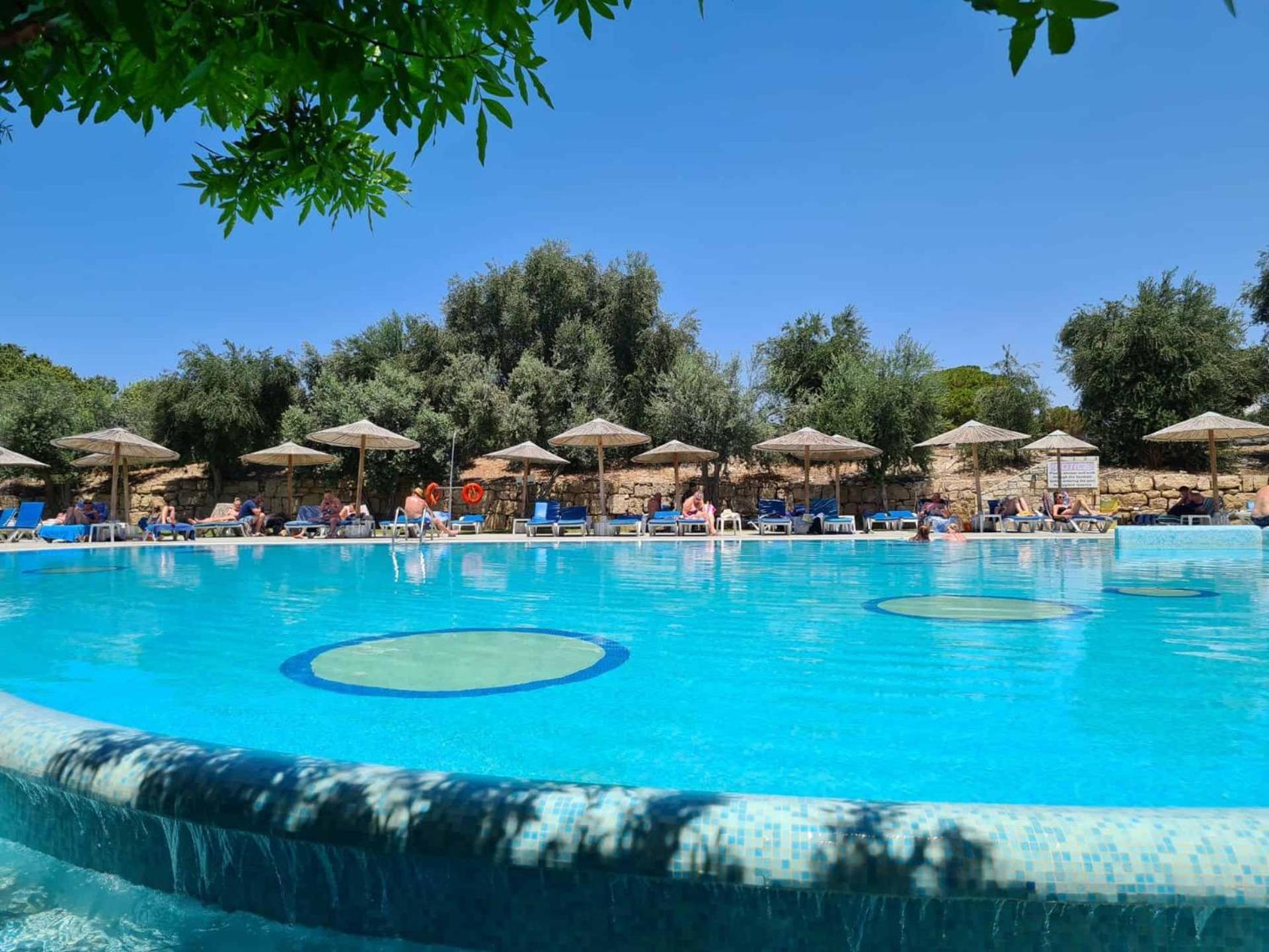 Paphos Basilica Holiday Resort מראה חיצוני תמונה